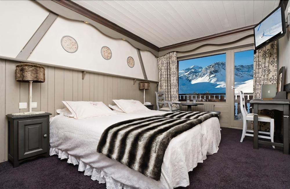 Hotel Les Campanules By Les Etincelles 蒂涅 外观 照片