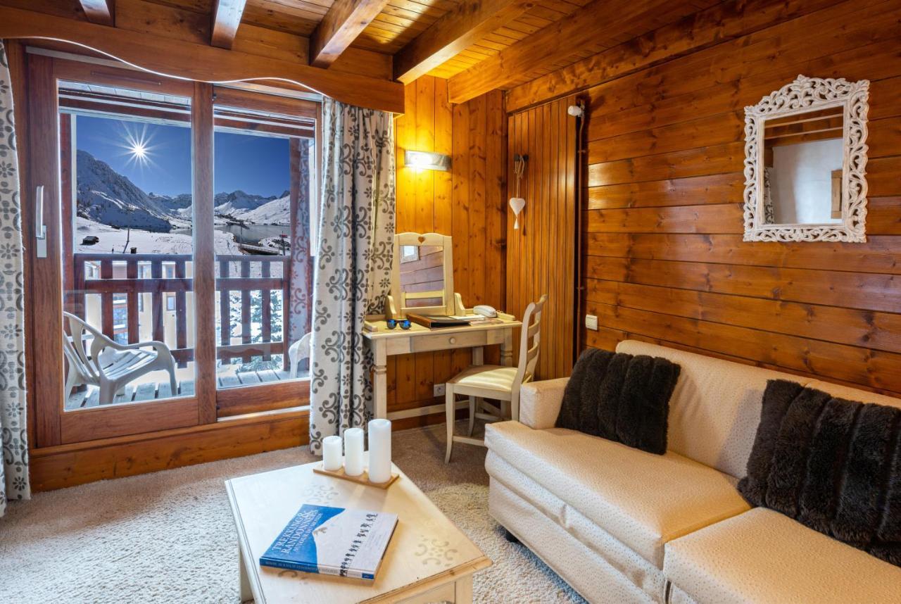 Hotel Les Campanules By Les Etincelles 蒂涅 外观 照片