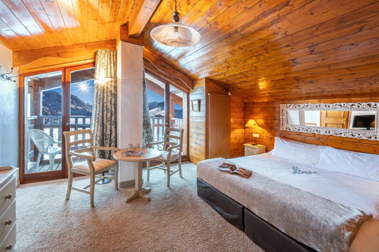 Hotel Les Campanules By Les Etincelles 蒂涅 外观 照片