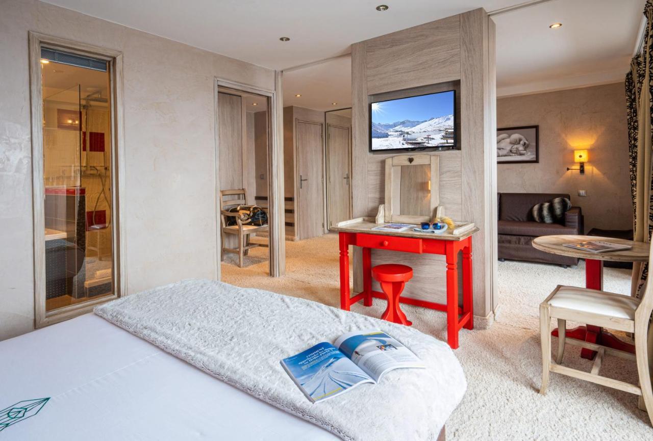 Hotel Les Campanules By Les Etincelles 蒂涅 外观 照片